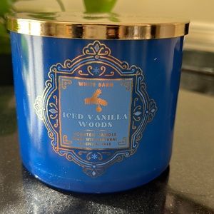 White Barn Iced Vanilla Woods - Scented 3 Wick Candle 14.5 oz